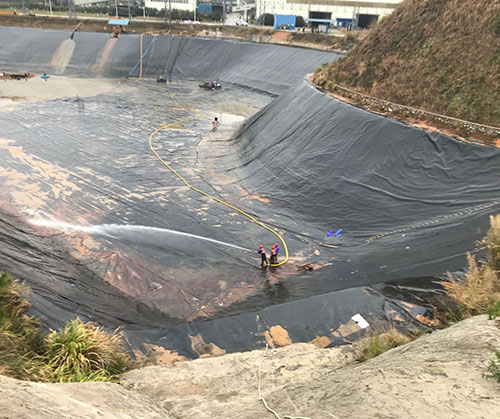 方城废水池清理